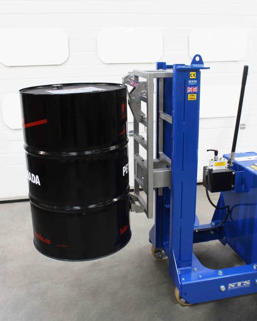 A close up image of the extended catch on the counterbalance barrel lifter.