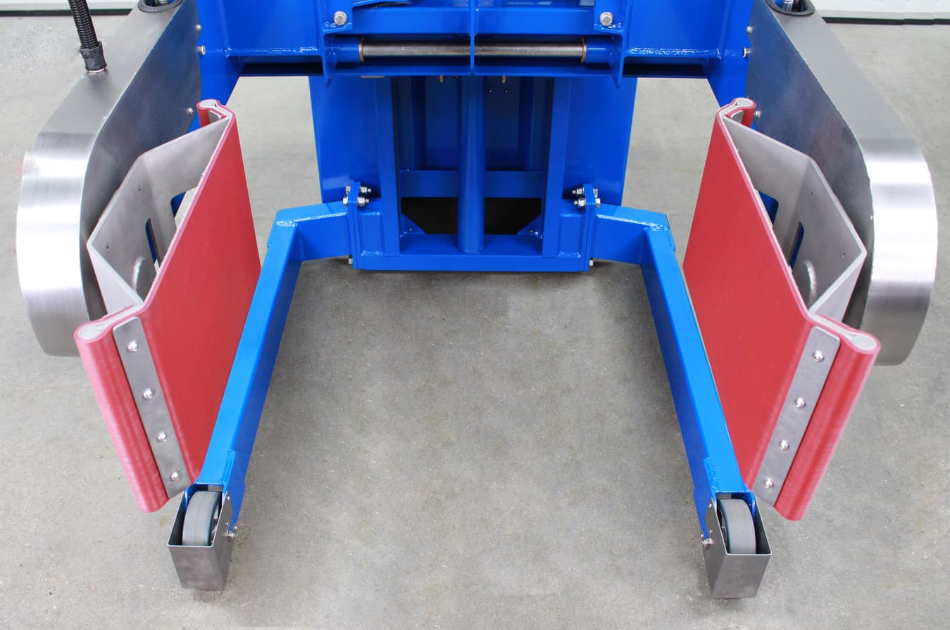 Flexible pads lift 25-220litre drums on our barrel rotators