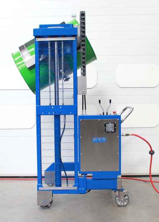 Side view showing wheels and control panel position.anel